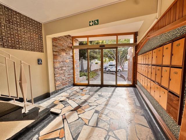 To Let 2 Bedroom Property for Rent in Gardens Western Cape